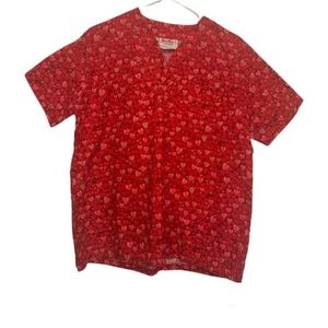 3/$30 Scrub top hearts Valentine’s Day Medium